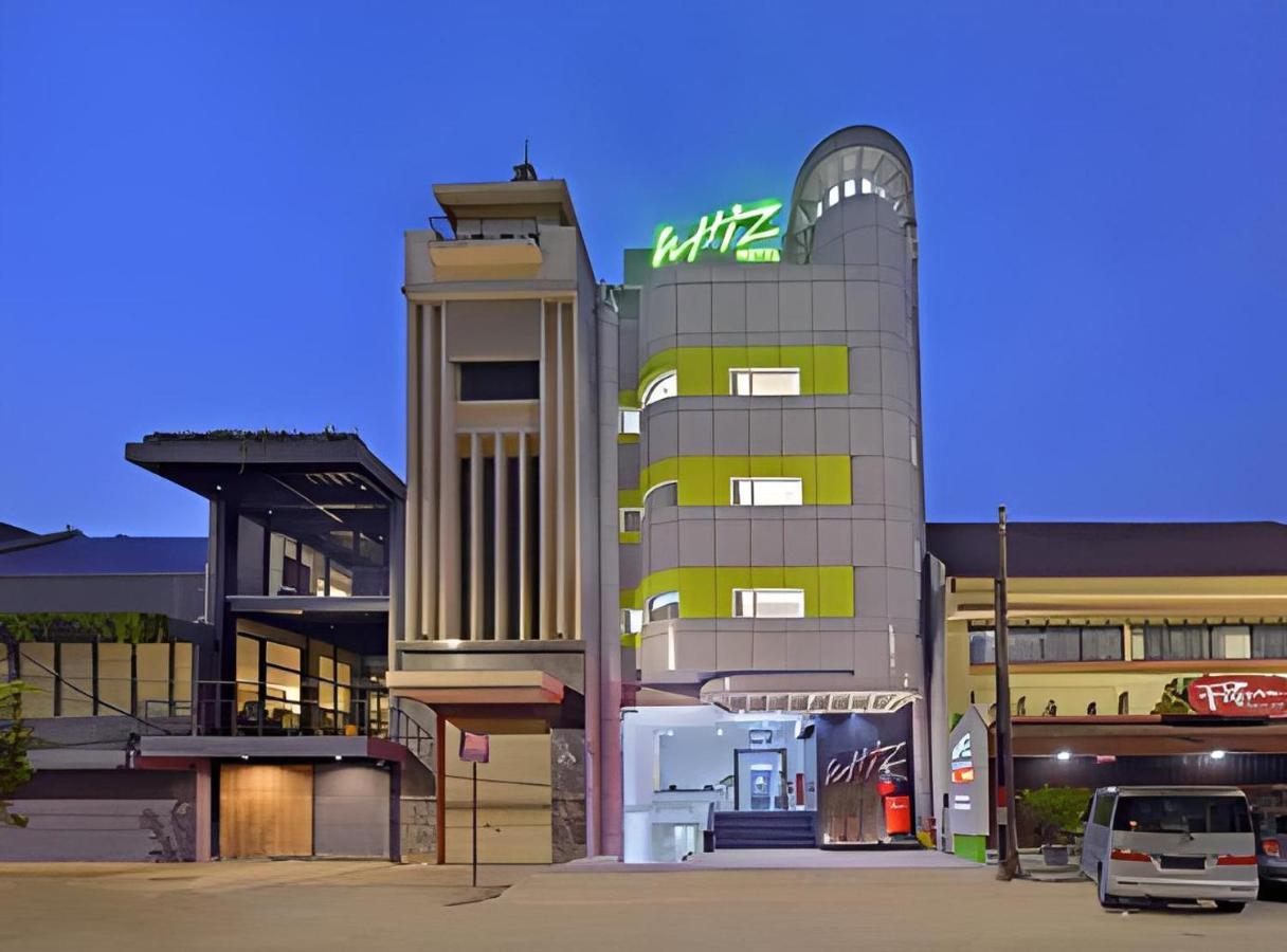 Whiz Hotel Falatehan Jakarta Buitenkant foto