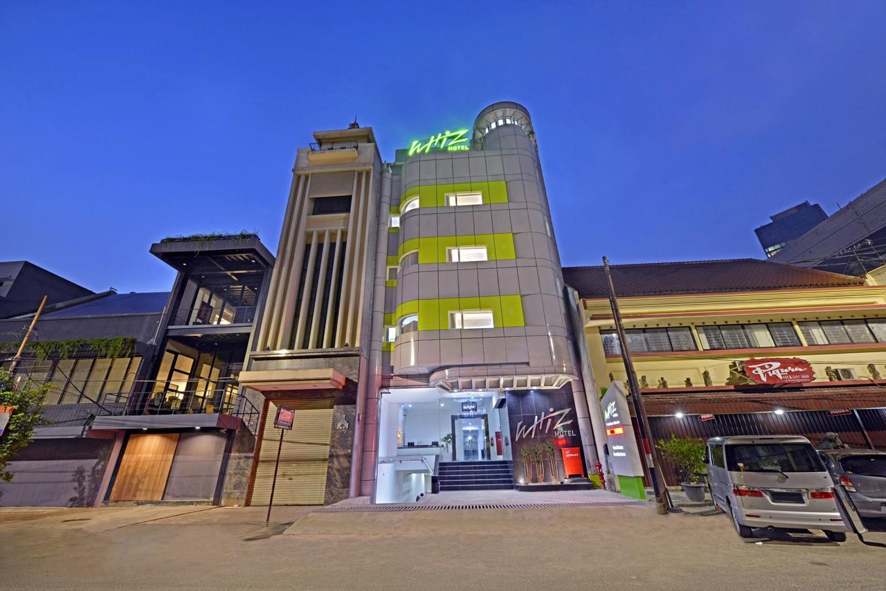 Whiz Hotel Falatehan Jakarta Buitenkant foto