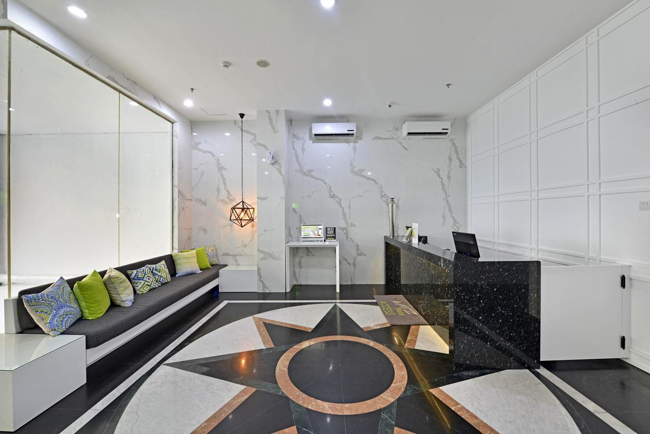 Whiz Hotel Falatehan Jakarta Buitenkant foto