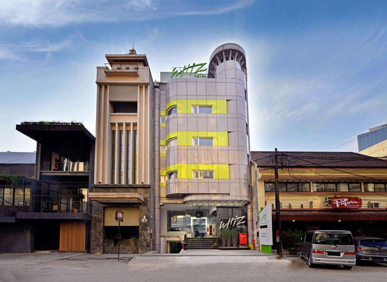 Whiz Hotel Falatehan Jakarta Buitenkant foto