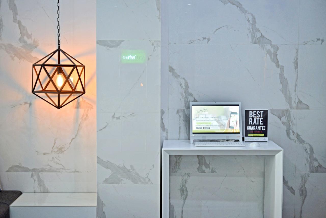 Whiz Hotel Falatehan Jakarta Buitenkant foto